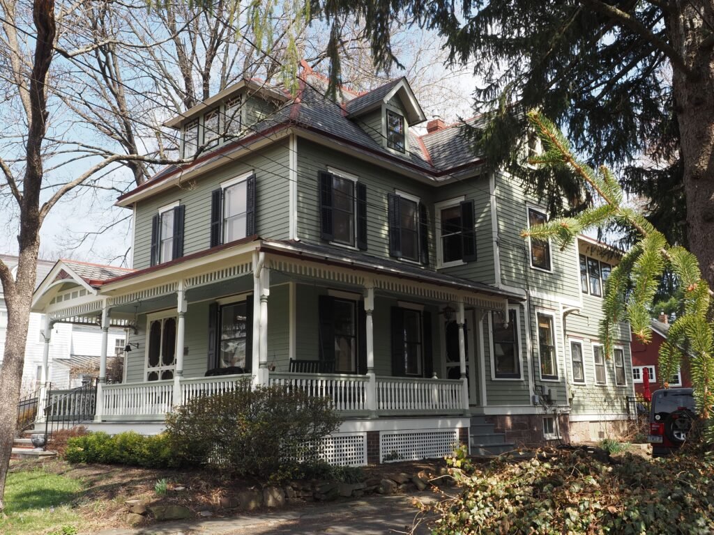 Victorian house similar to homes in the Springville, AL Historic District